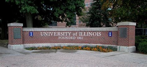 Login to Handshake Illinois Cost There is no cost associated with this resource. . Handshake uiuc